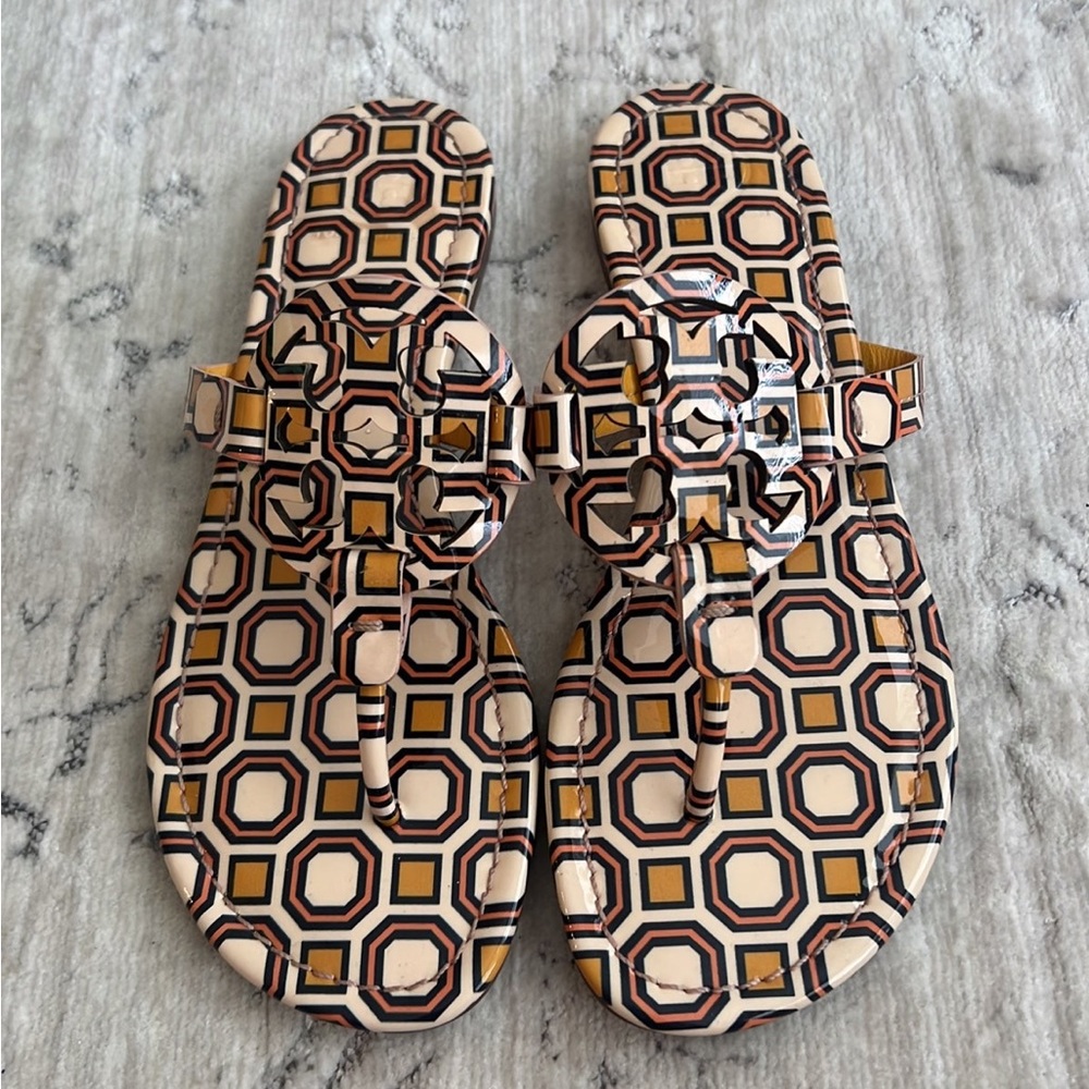 Tory Burch Miller patent print sz 7